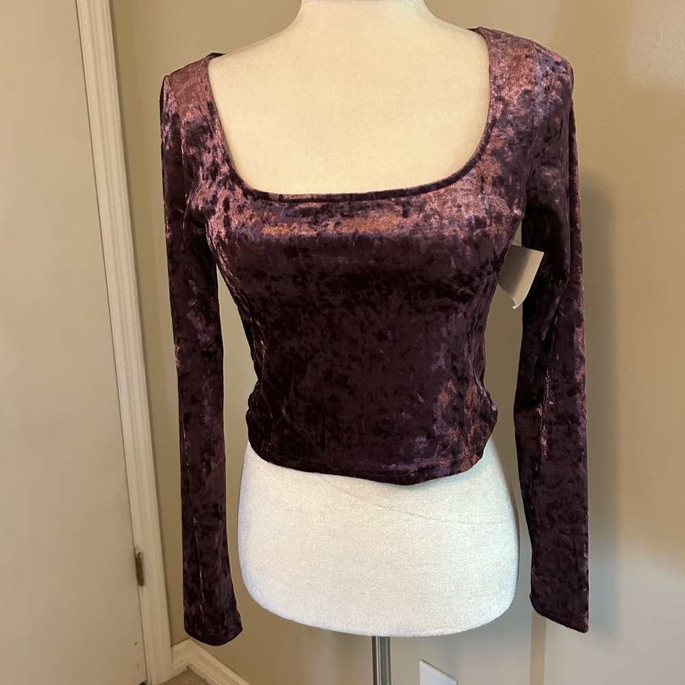Abound Size Sm Crushed Velvet Crop Top